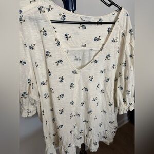 Lucky Brand Floral Cream Top 100% Cotton Like New